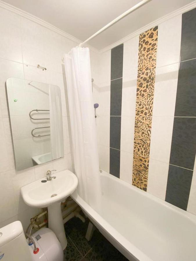 Ferienwohnung Квартира Напротив Аэропорта Turksib Exterior foto